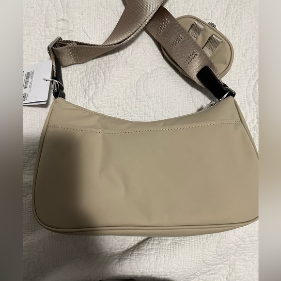 NWT Lululemon crossbody with nano pouch - Picture 4 of 6